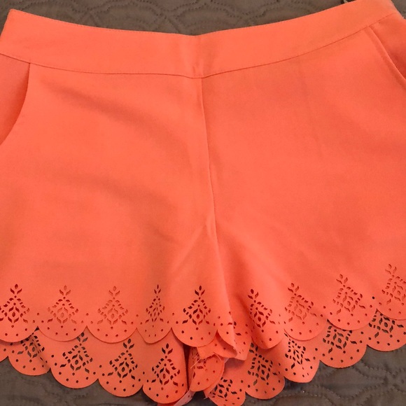 Size m peach colored shorts - Picture 1 of 5